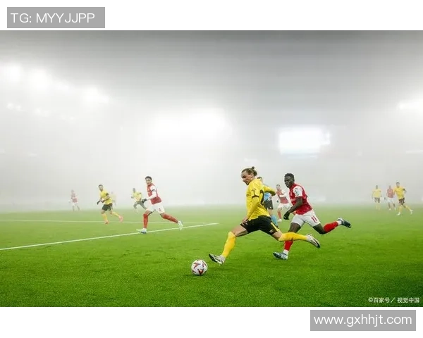 足球明星精彩断球瞬间集锦让你领略顶级防守技巧与速度对抗的魅力 足球明星精彩断球瞬间集锦让你领略顶级防守技巧与速度对抗的魅力