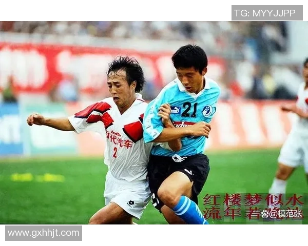 左锋位置的足球明星盘点及其辉煌职业生涯回顾