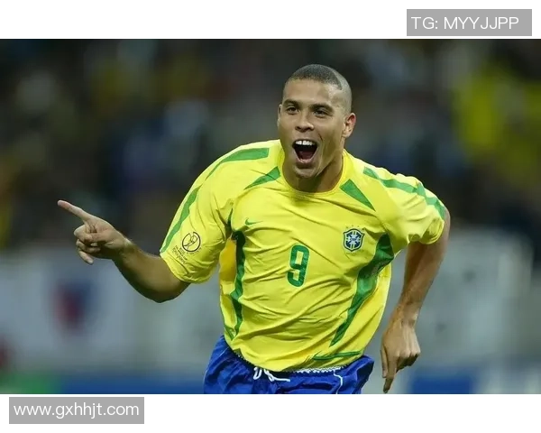 足球明星与摄影师的默契瞬间揭秘拍照背后的趣事与挑战 足球明星与摄影师的默契瞬间揭秘拍照背后的趣事与挑战